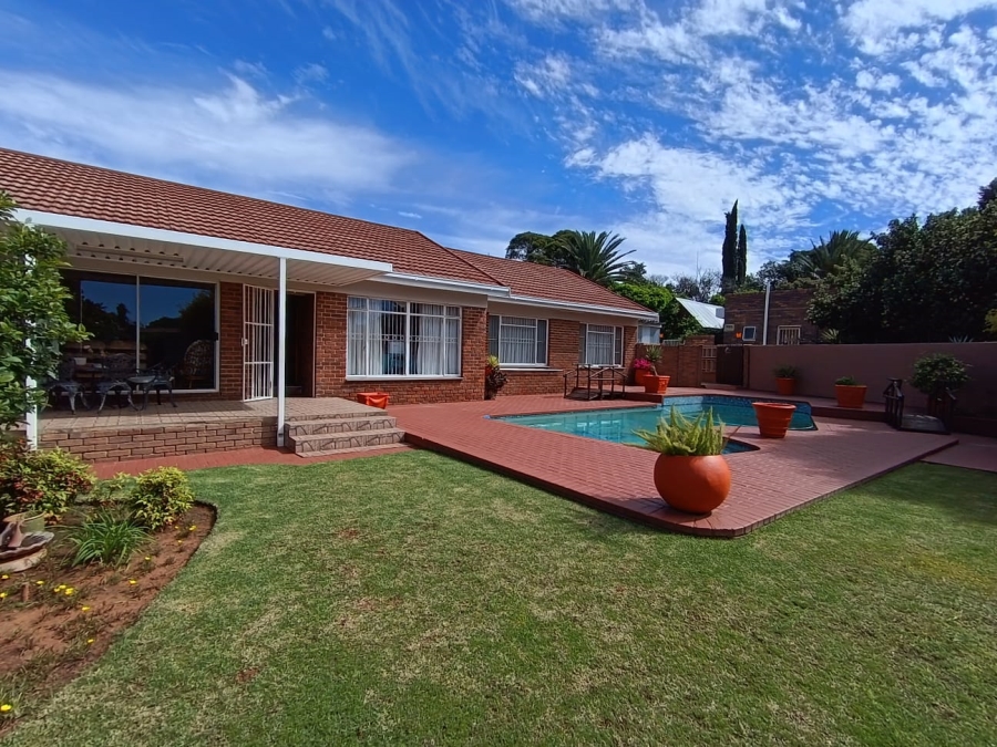 3 Bedroom Property for Sale in Fichardt Park Free State
